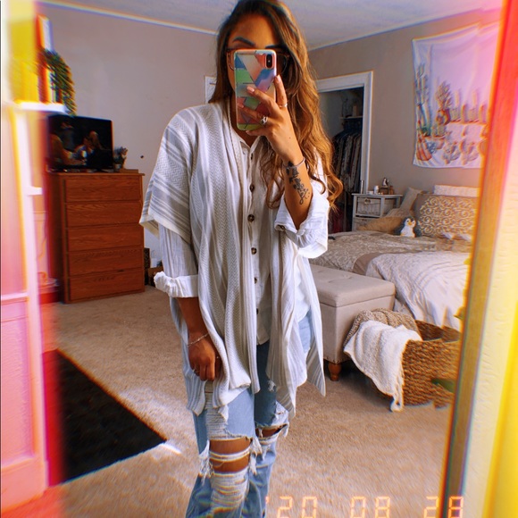 Sweaters - Francesca’s knit kimono wrap